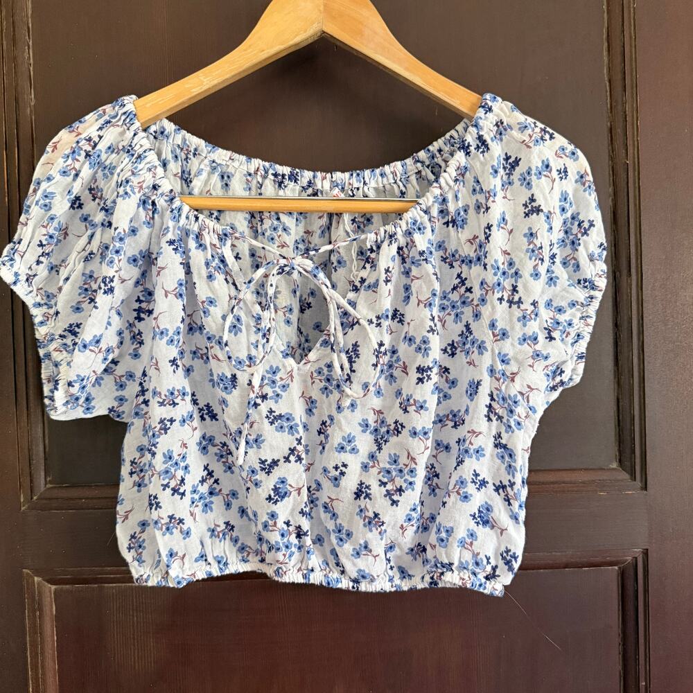 SUNDRY Anthropologie Cotton Gauze White with Blue Flowers Boho Tie Neck Crop S